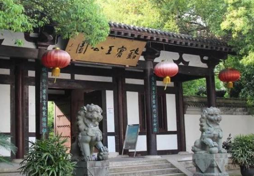 初唐四杰之一的骆宾王对诗歌有什么历史贡献？为什么骆宾王会突然消失？